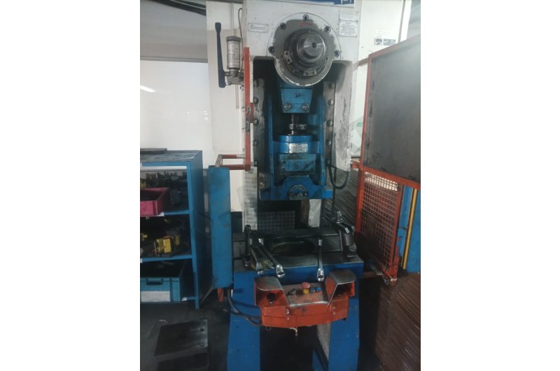 2 Adet Dirinler CDCS-401P 40 Ton Pnömatik Pres-2005