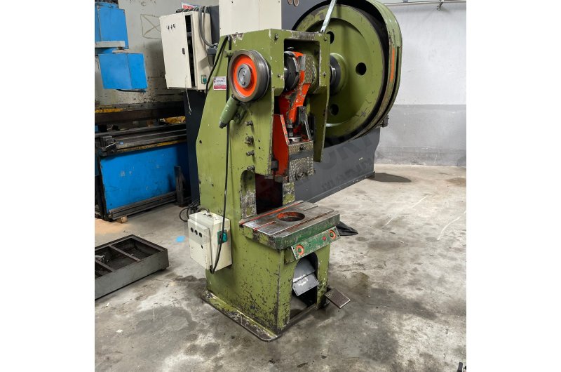 40 TON ÇELİK GÖVDE EKSANTRİK PRES