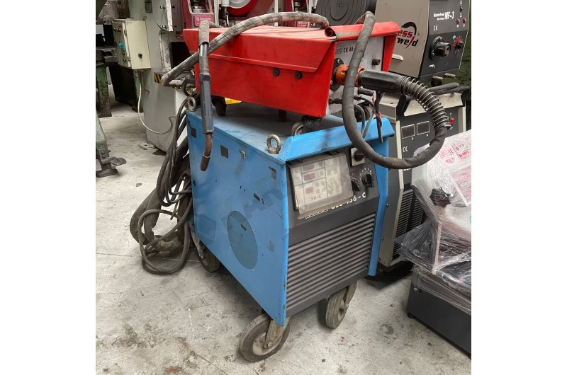 CLOOS GLC 456-C GAZALTI KAYNAK MAKİNASI