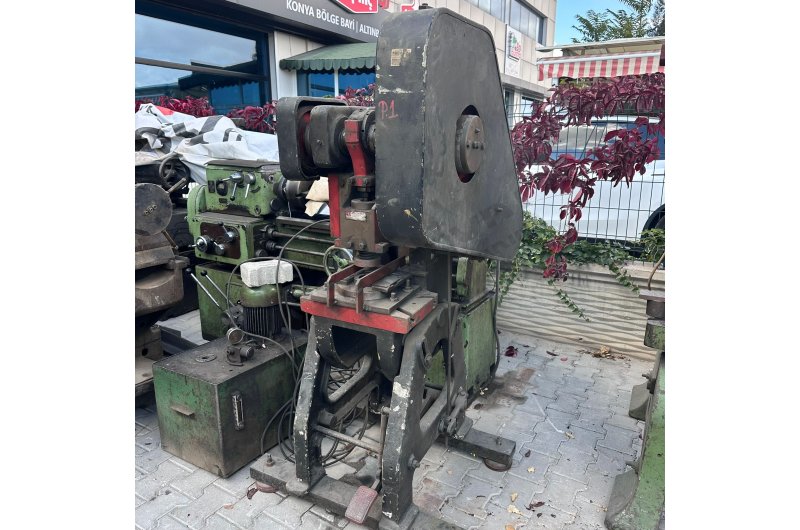 DİRİNLER MARKA 15 TON DÖKÜM GÖVDE EKSANTRİK PRES