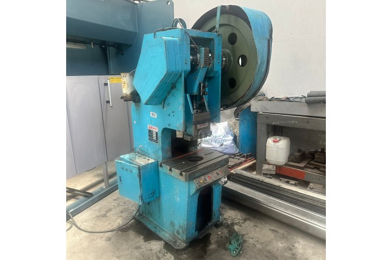 ERKEKOĞLU MARKA 30 TON ÇELİK GÖVDE EKSANTRİK PRES