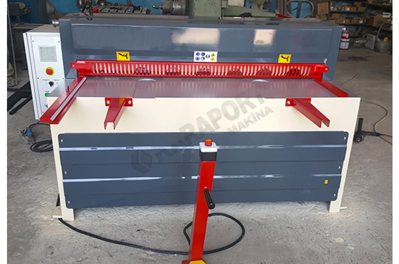 LRGM 1550 x 3mm Rediktörlü Giyotin Makas - Guillotine Machines