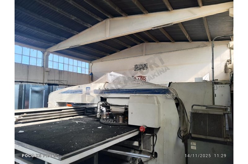MVD MARKA 30 TON 1250X3000 PUNCH PRES