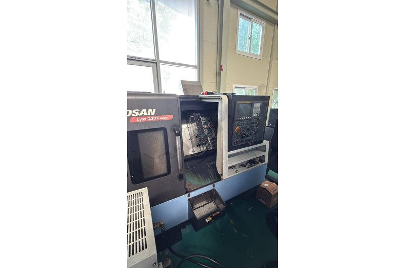 Satılık Doosan Lynx 220G-S Gang Tipi CNC Torna Tezgahı-2013