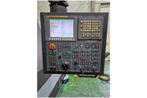 21 inç Doosan Puma 400LB Ara Yataklı CNC Torna Tezgahı-2013