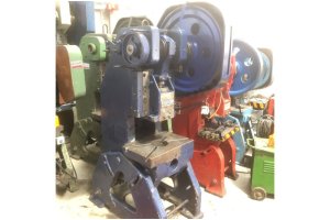 30 TON DÖKÜM GÖVDE EKSANTRİK PRES