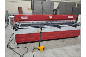 3050 x 4mm Linda Machine NC Kontrollü Rediktörlü Giyotin Makas