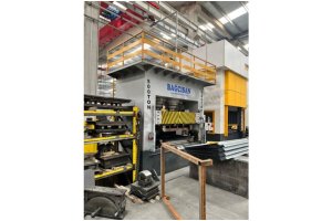 500 Ton Sıvama Pres Bagcısan Marka  Tabla 2100 x1500mm