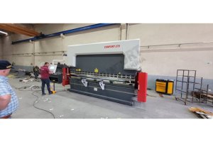 CONFORT 4100mm 270 Ton 3 Eksen Cnc LİNDA Machine Abkant Pres
