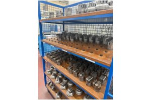 Hermle C-30U 5 Eksen CNC İşleme Merkezi + 3R Robot + Takımlar
