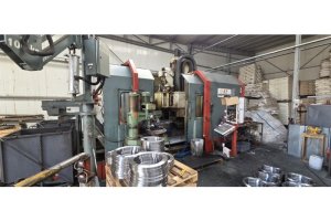 Huttelmaier CNC Dik İşleme Merkezi Flanş Delik Delme Özel Makine