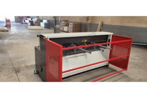 LRGM 2050 x 6mm Rediktörlü LİNDA Machine Marka Giyotin Makas