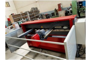 LRGM 2050 x 6mm Rediktörlü Nc Kontrollü 750mm LİNDA Machine