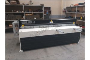 LRGM 2550 x 3mm Rediktörlü LİNDA Machine Marka Giyotin Makas