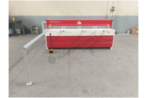 LRGM 2550 x 3mm Rediktörlü LİNDA Machine Marka Giyotin Makas