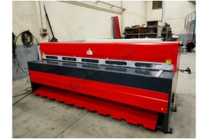 LRGM 3050 x 3mm Rediktörlü Nc Kontrollü 750mm LİNDA Machine Giyo