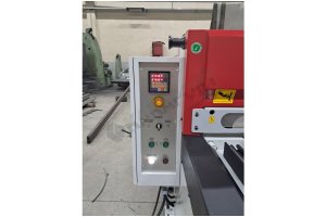 LRGM 3050 x 4mm  NC Kontrollü Rediktörlü Giyotin Makas LİNDA