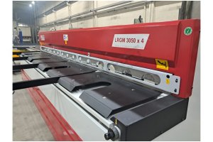 LRGM 3050 x 4mm  NC Kontrollü Rediktörlü Giyotin Makas LİNDA MAC