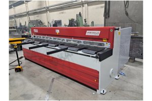 LRGM 3050 x 4mm  NC Kontrollü Rediktörlü Giyotin Makas LİNDA MAC