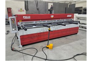 LRGM 3050 x 4mm  NC Kontrollü Rediktörlü Giyotin Makas LİNDA MAC