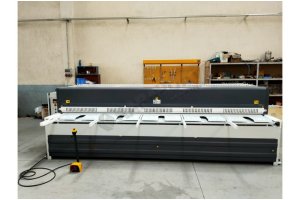 LRGM 4050 x 4mm Rediktörlü Nc Kontrollü 750mm LİNDA Machine