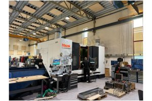 Simültane 5 Eksen Mazak VTC-80030 SR CNC İşleme Merkezi-2012