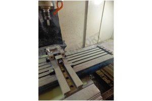 Takang 1500x650x650 CNC Dik İşleme Merkezi-2004